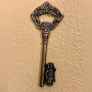 Vintage Style Decorative Rose Key Wall Art